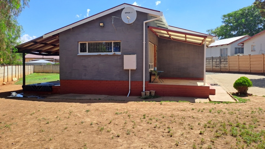 3 Bedroom Property for Sale in Uitsig Free State